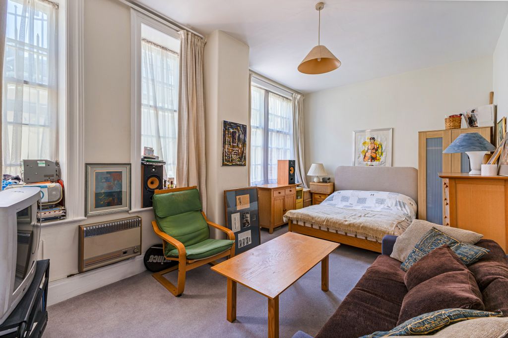 Property photo 2 of 7