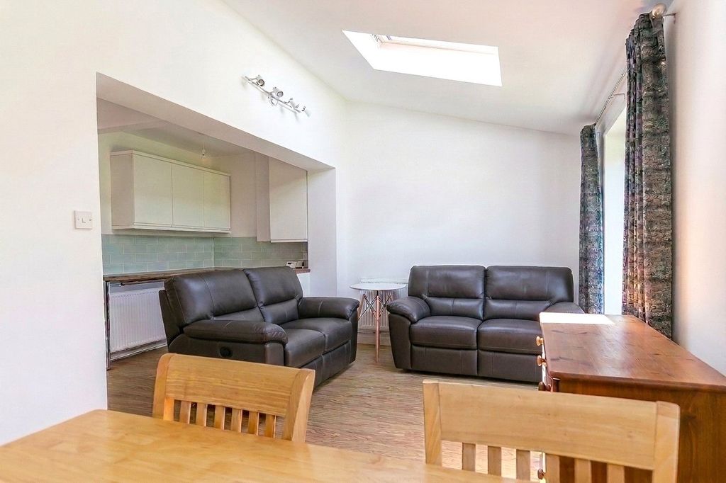 Property photo 2 of 14 Picture No. 34