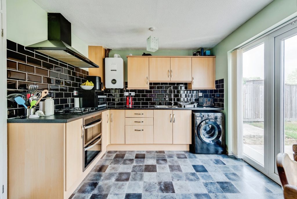 Property photo 3 of 12 Pbox-Img.Jpg