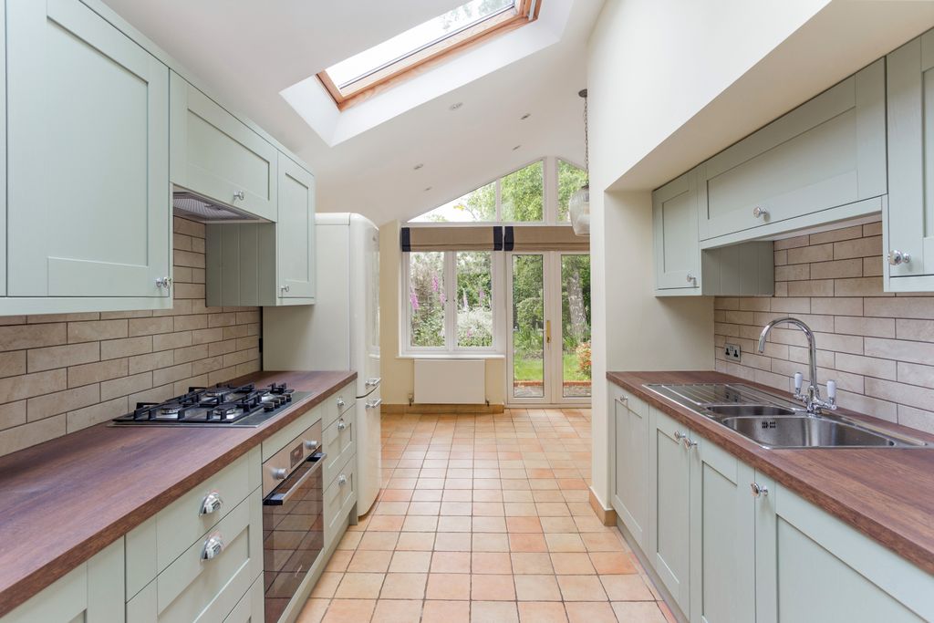 Property photo 2 of 12 Kitchen