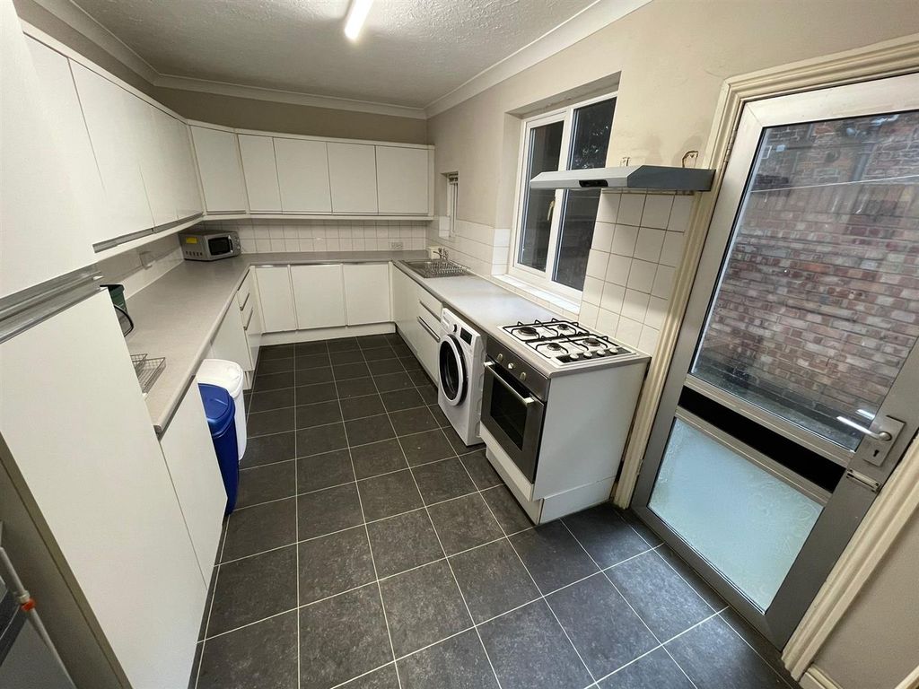 Property photo 3 of 9 101 3.Jpg