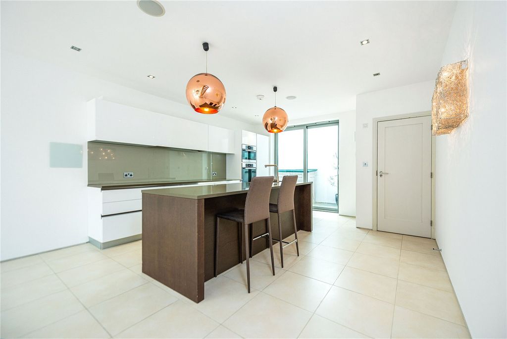 Property photo 1 of 19 Picture No. 12