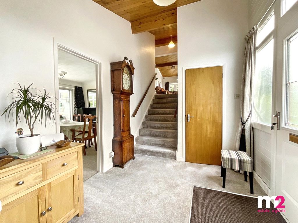 Property photo 3 of 28