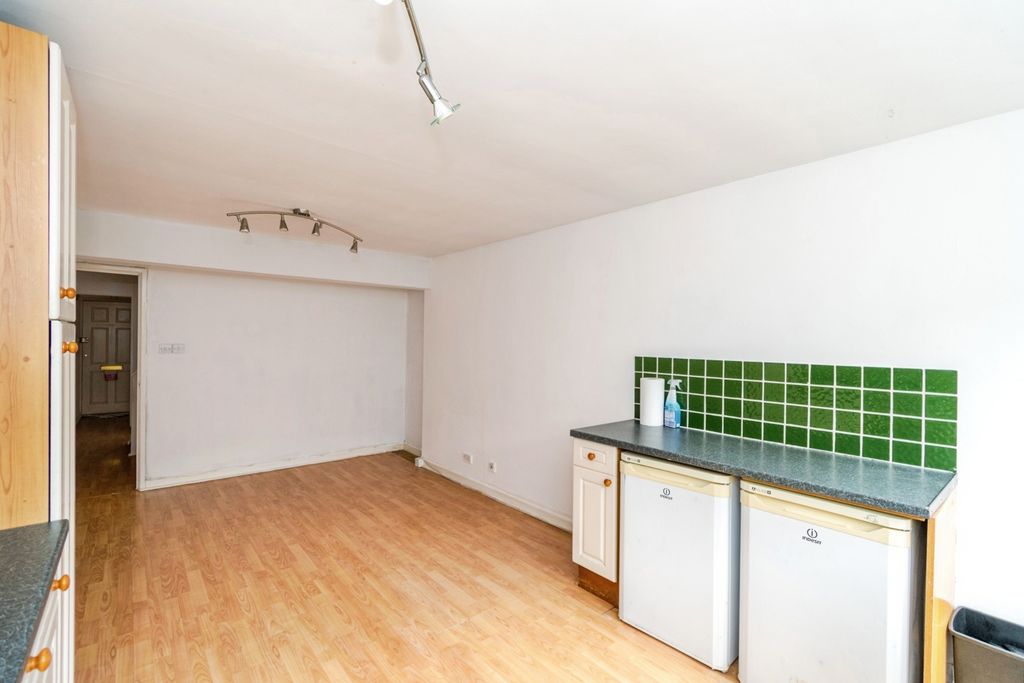 Property photo 3 of 17 Photo