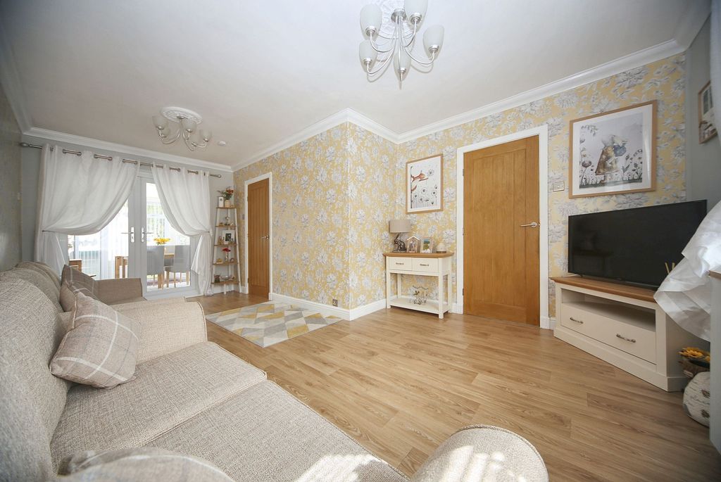 Property photo 2 of 21
