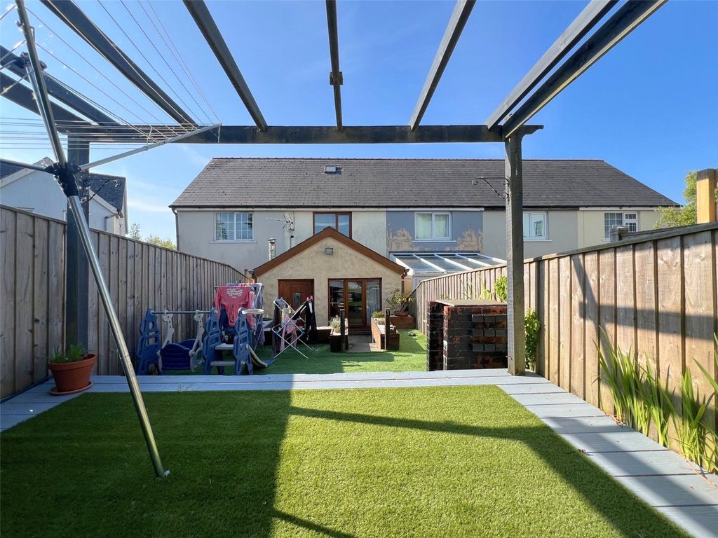 Property photo 2 of 19 Picture No. 16