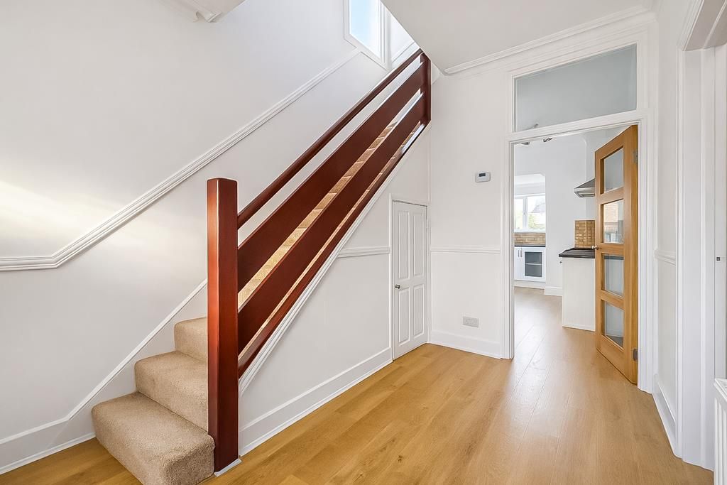 Property photo 2 of 14 Entrance Hall