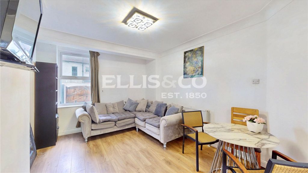 Property photo 3 of 17 Picture No. 02