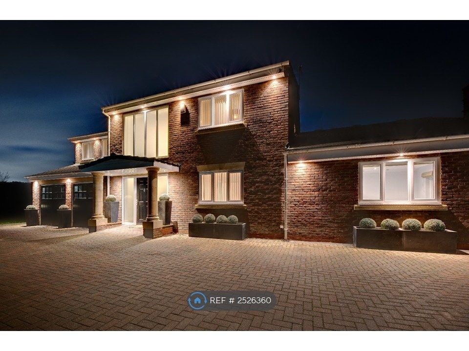 Property photo 2 of 34