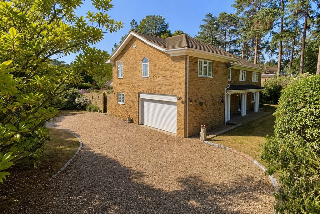 Property photo 2 of 28