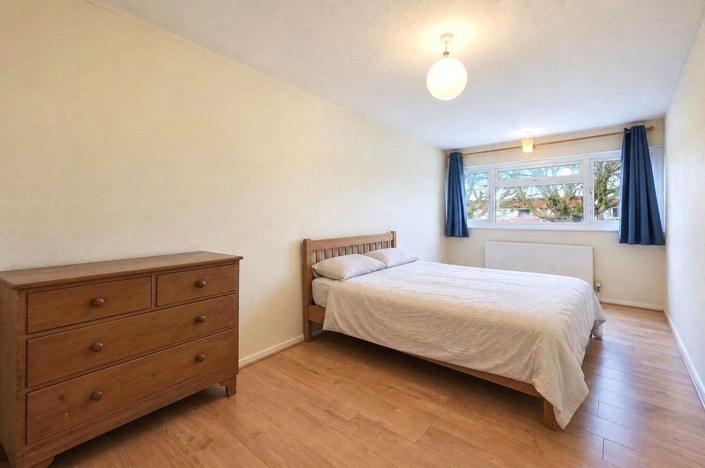 Property photo 3 of 6 Picture No. 06