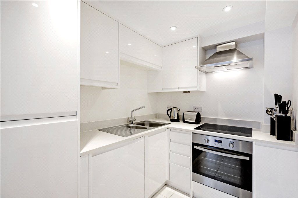 Property photo 3 of 6 Kitchen