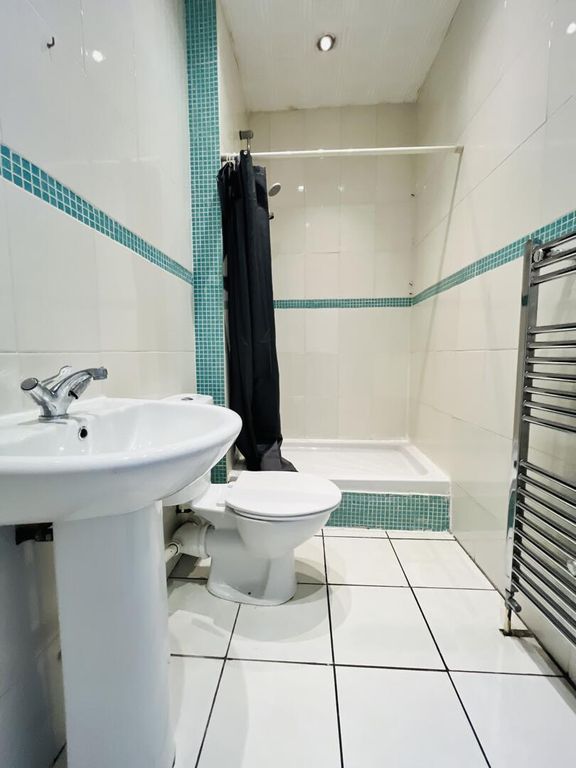 Property photo 2 of 13 Bathroom