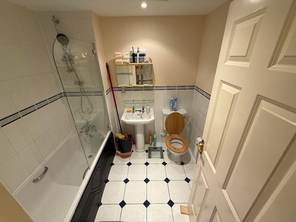 Property photo 3 of 6