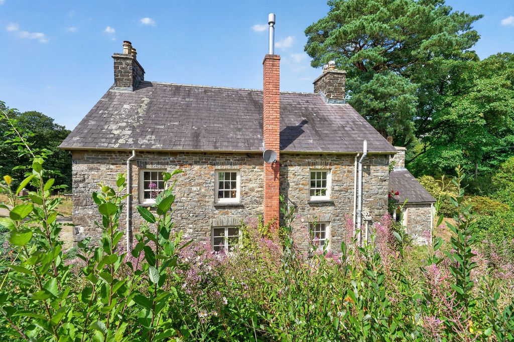 Property photo 2 of 75