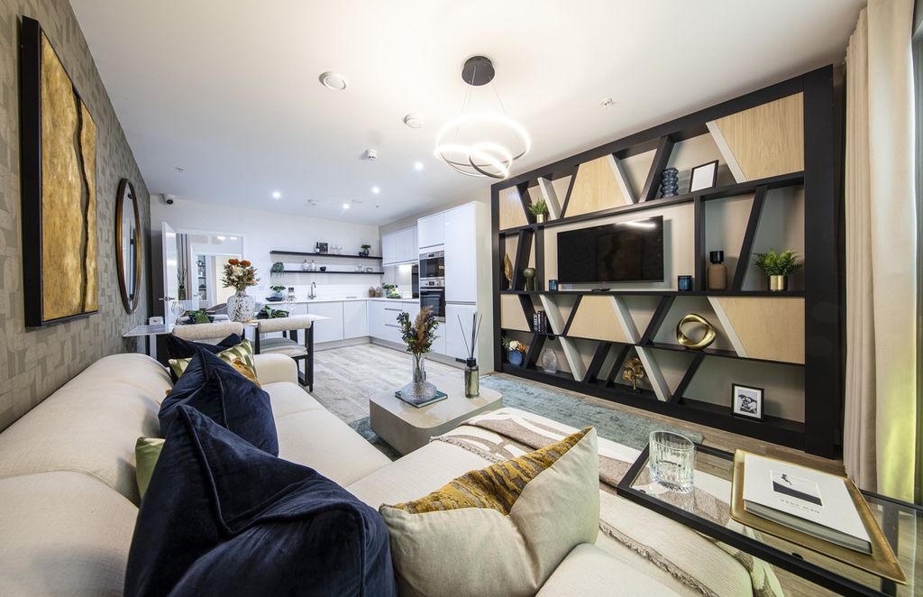 Property photo 2 of 25