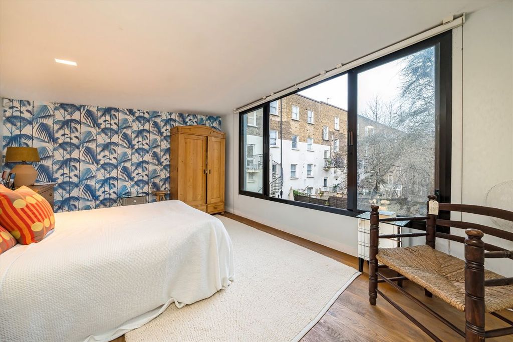 Property photo 3 of 7