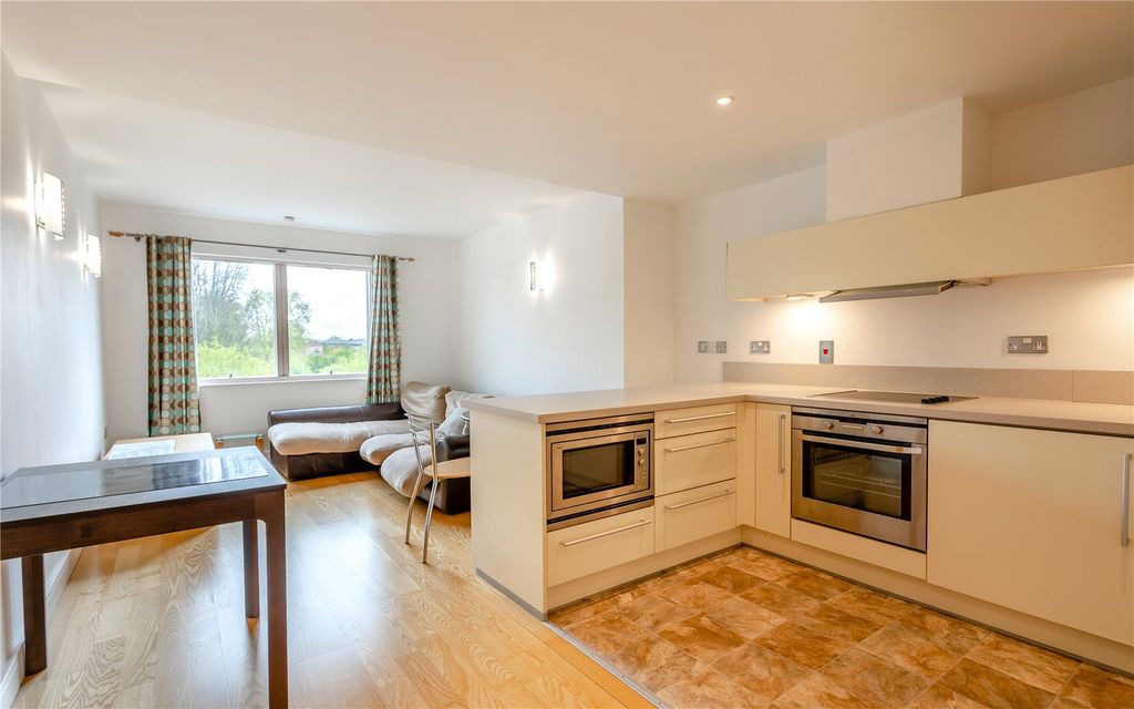 Property photo 2 of 11 Kitchen/Dining