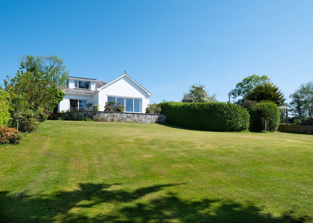 Property photo 2 of 40