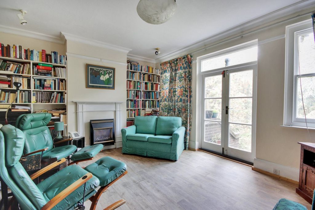 Property photo 3 of 9 Sitting Room