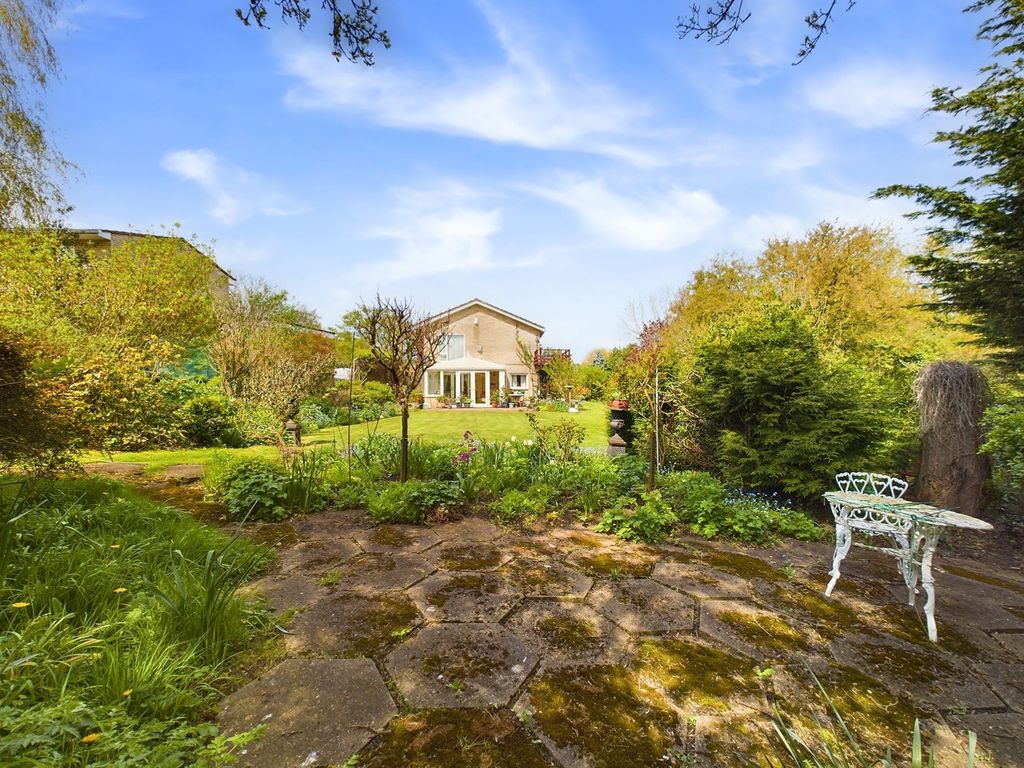 Property photo 2 of 27