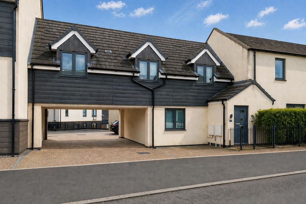 Property photo 1 of 20 7C1A42Db-73Eb-4F39-9608-E79E87490B06.Png