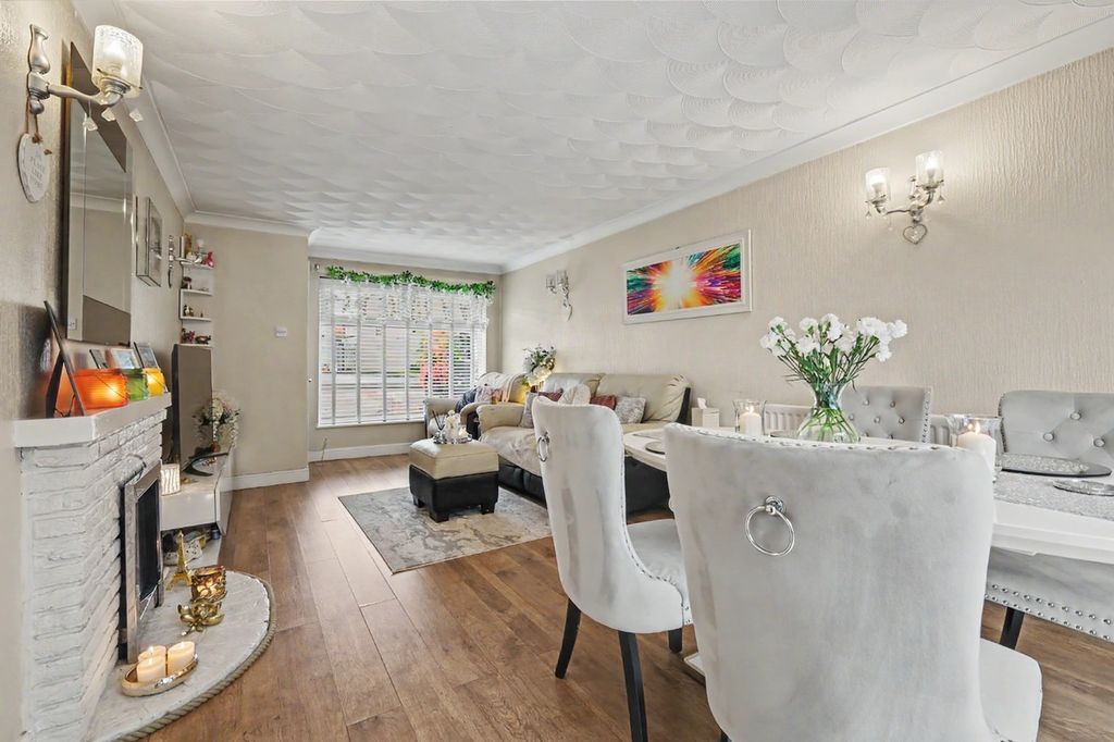 Property photo 3 of 14 5239883