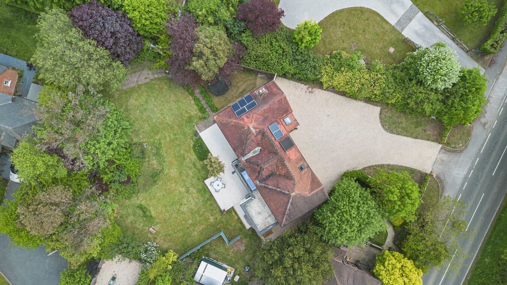 Property photo 3 of 34