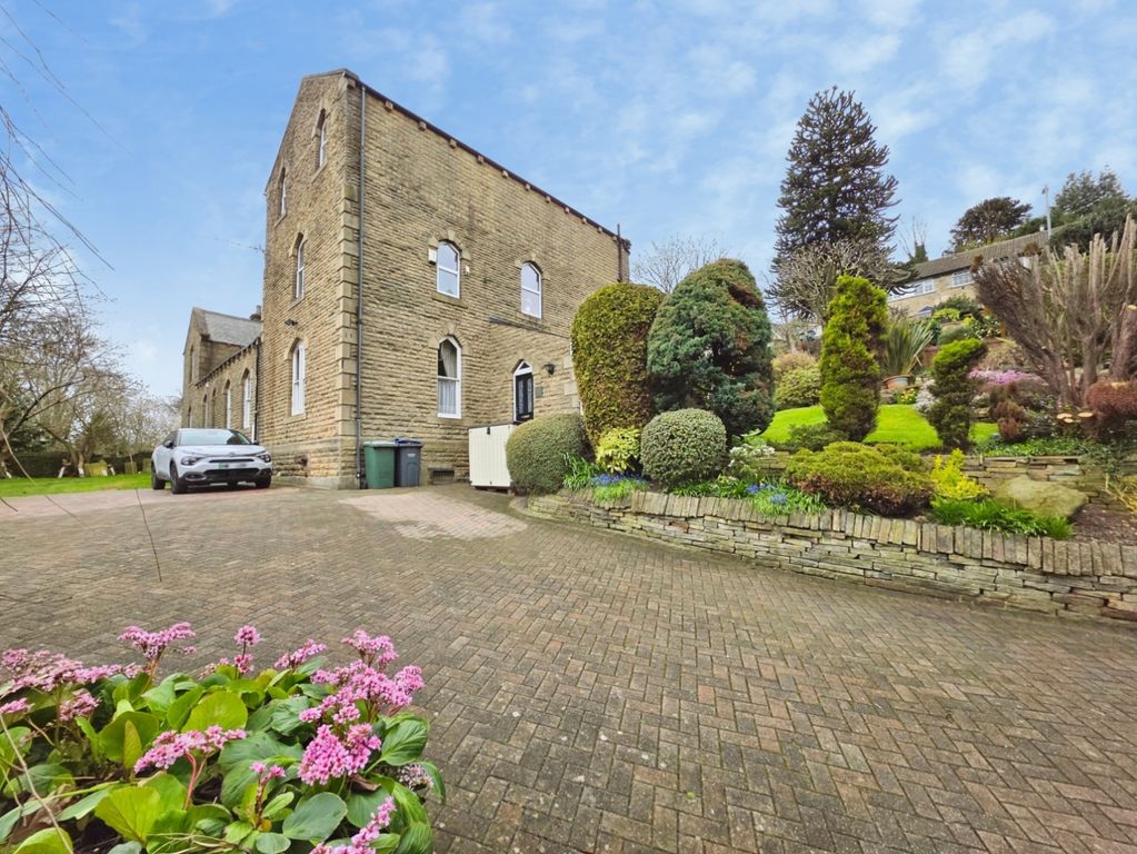 Property photo 1 of 41 Front Aspect