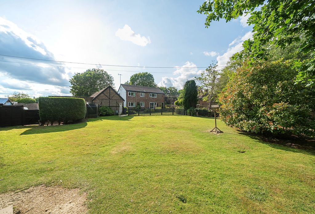 Property photo 3 of 21 1306718-19-684874...