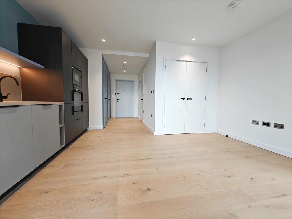 Property photo 2 of 9 Kitchen