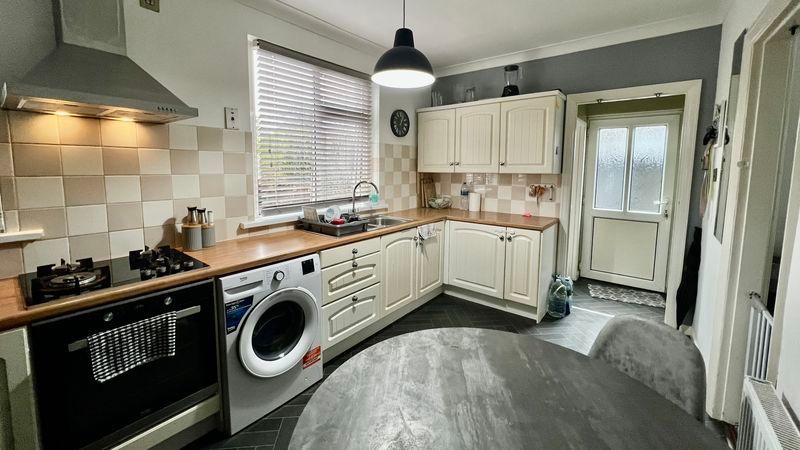 Property photo 2 of 12 Photo 7