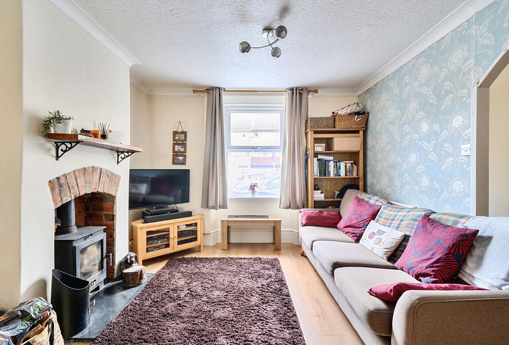 Property photo 3 of 14 1456949-7-6A020Bf...