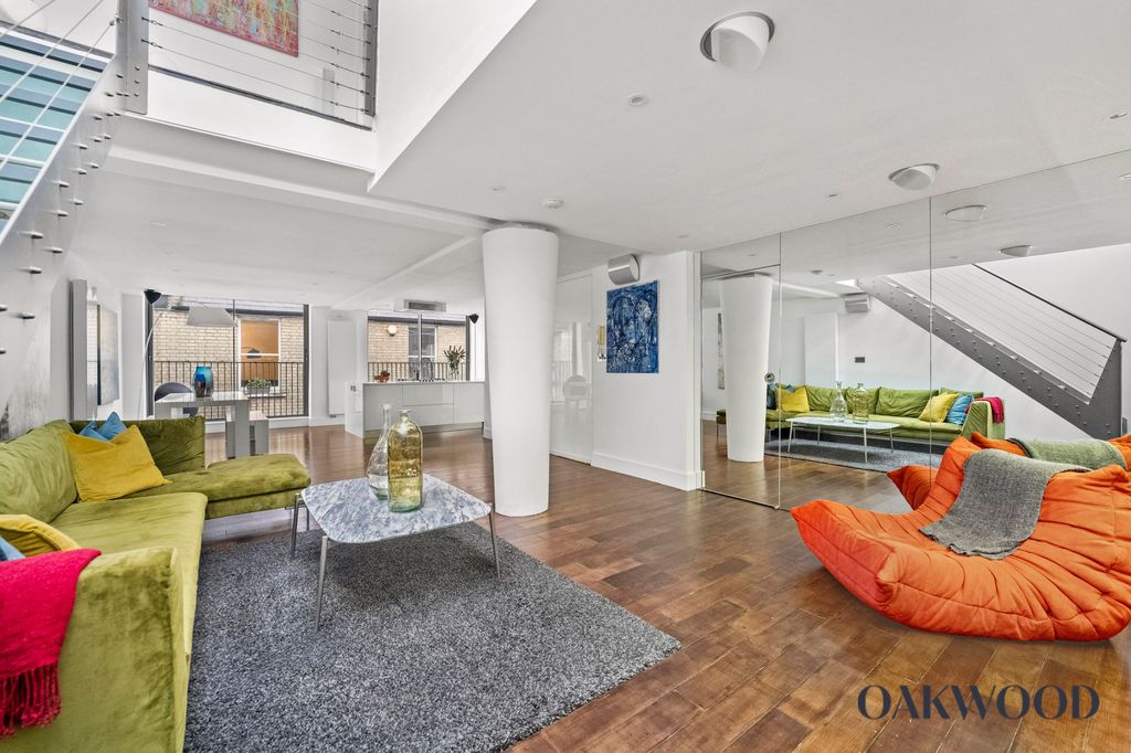 Property photo 2 of 24