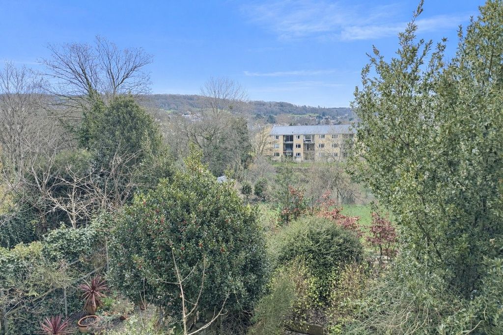 Property photo 2 of 6