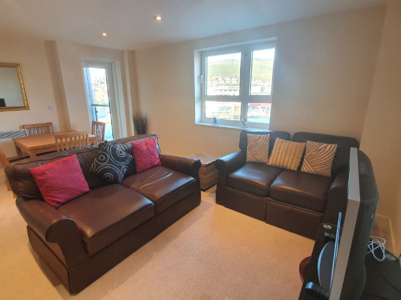 Property photo 3 of 15 Entrance Porch