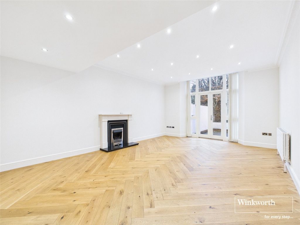 Property photo 3 of 20 Picture No. 23