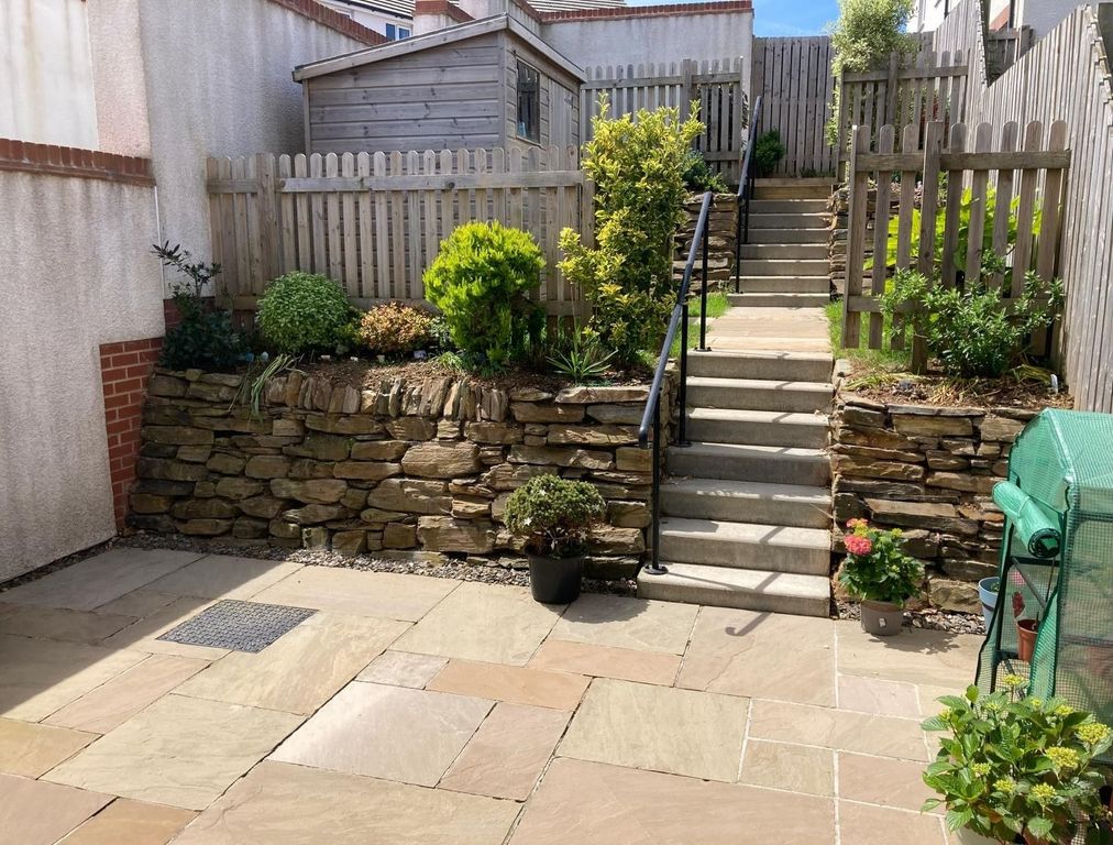 Property photo 2 of 19