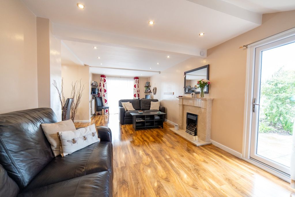 Property photo 3 of 20