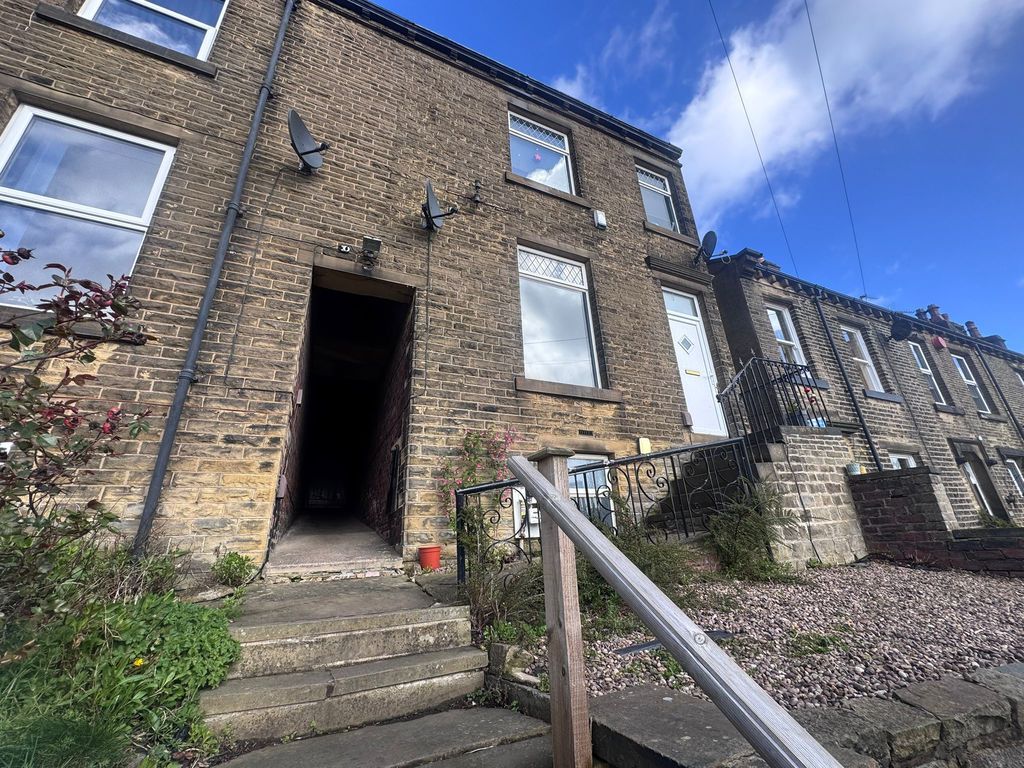 Property photo 3 of 9 Photo 4