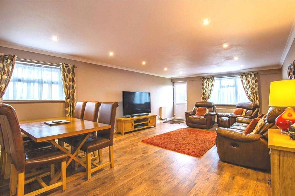 Property photo 2 of 14 Picture No. 05