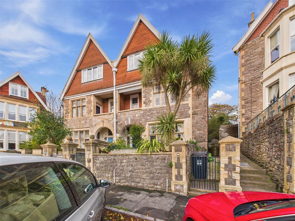 Property photo 1 of 46 Picture No. 28