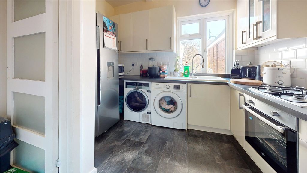 Property photo 2 of 13 Picture No. 14