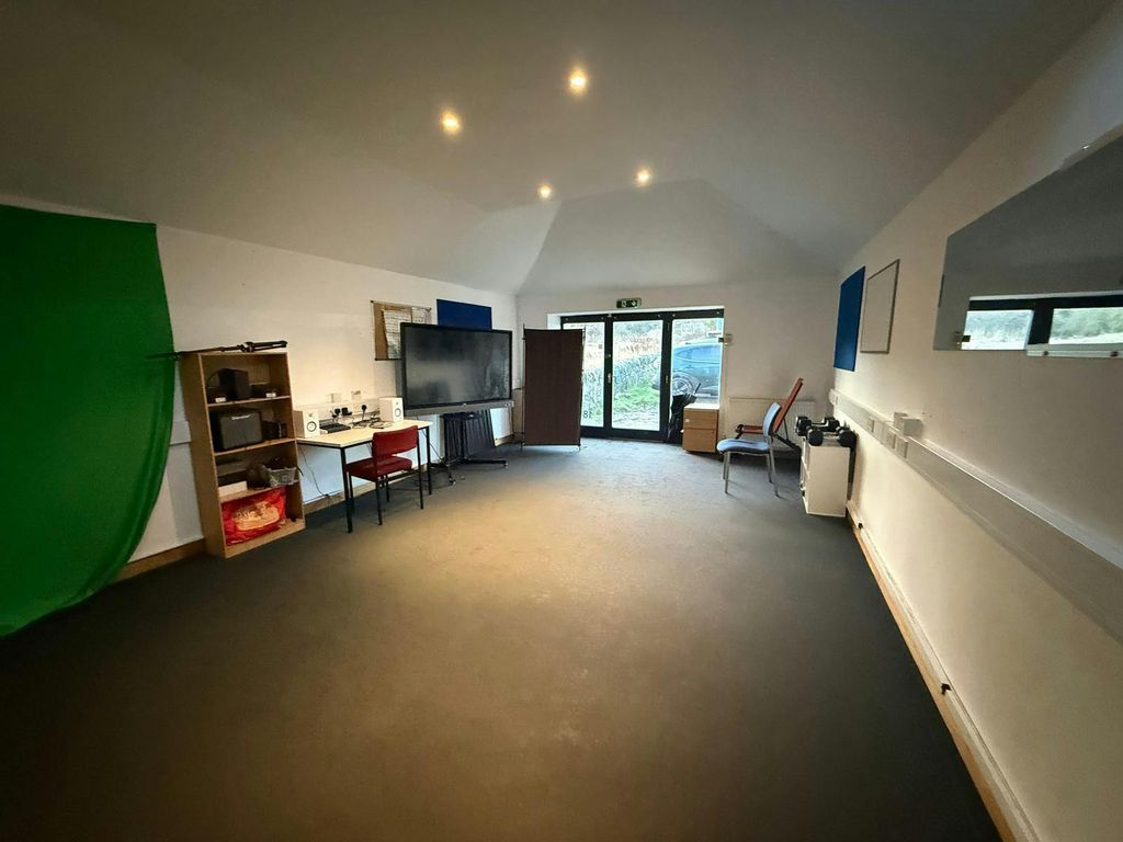 Property photo 2 of 4 Internal.Jpeg