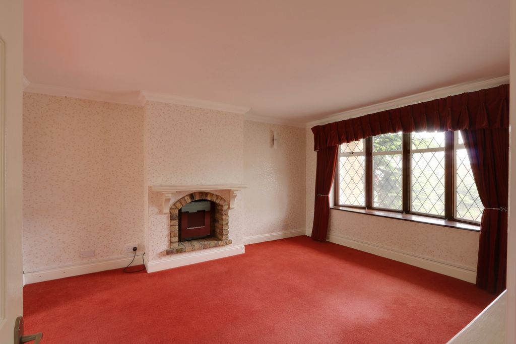 Property photo 3 of 19 Lounge 1