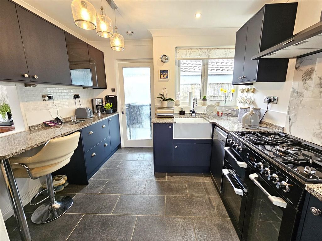 Property photo 3 of 32 Kitchen Breakfast Room.Jpg