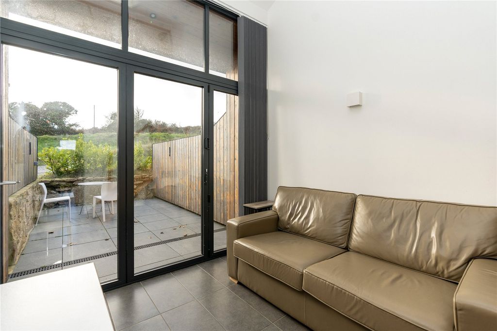 Property photo 3 of 17 Picture No. 05