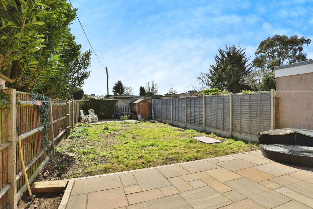 Property photo 2 of 17 Photo