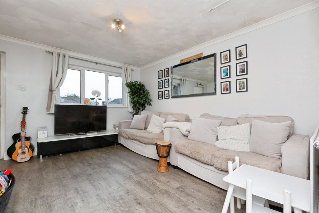 Property photo 2 of 12 Pbox-Img.Jpg