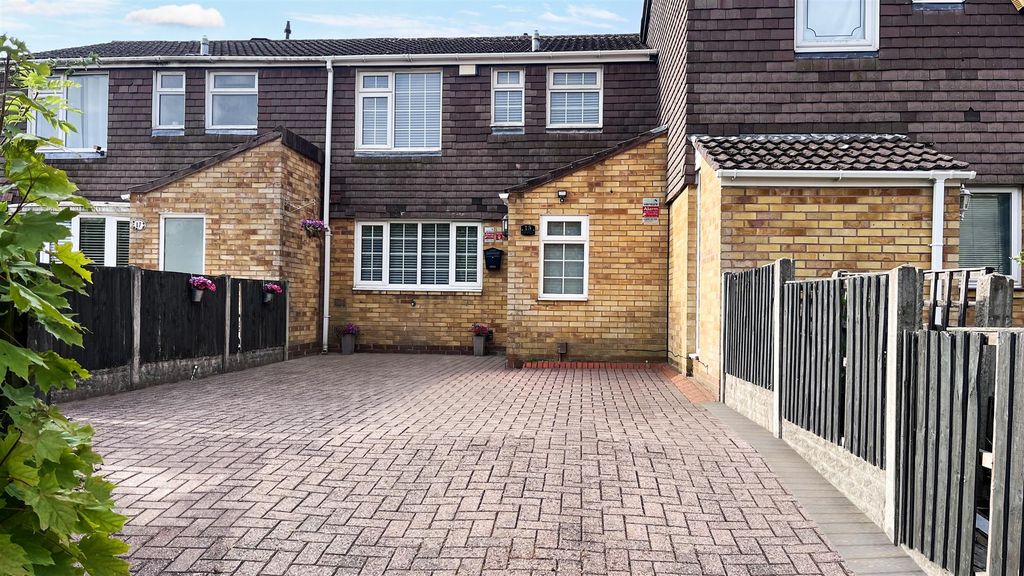 Property photo 1 of 18 Approach